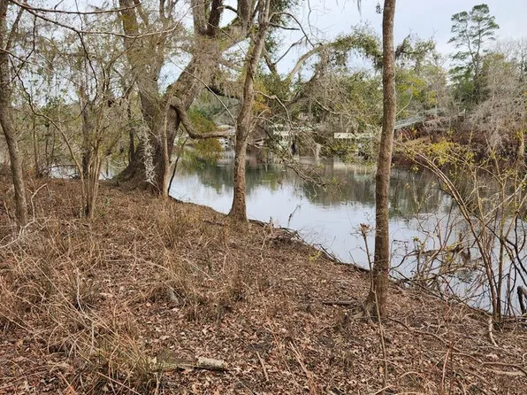 SE River Dr, Branford, FL 32008