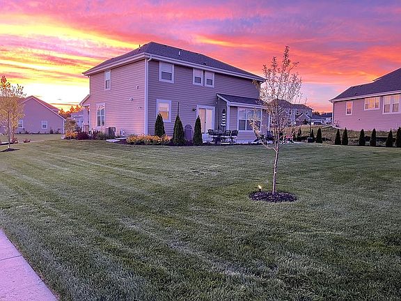 4th image of W236N7246 Meadow Ct