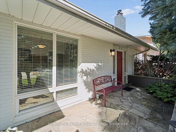 3rd image of 24 Ravenscroft Cir