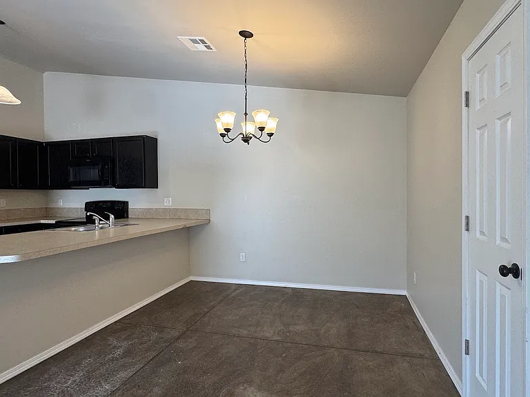 535 W Meadow Creek Cir — Photo 6