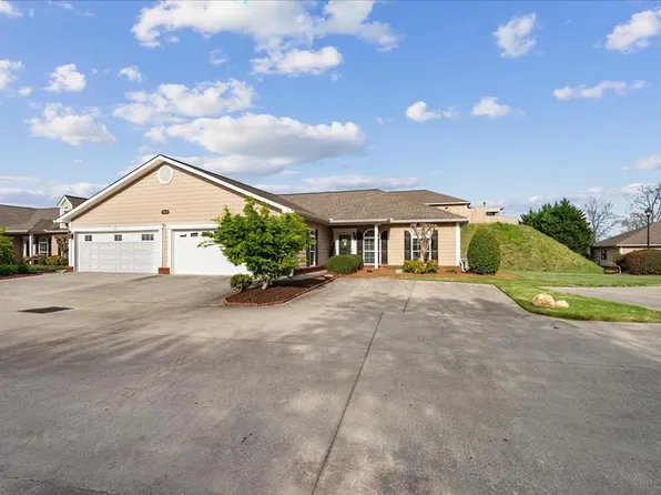 1896 Summit House Dr, Dalton, GA 30721