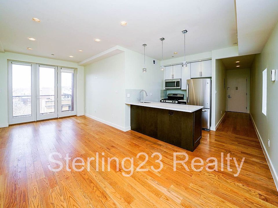 1st image of 27-04 Hoyt Ave S #5A