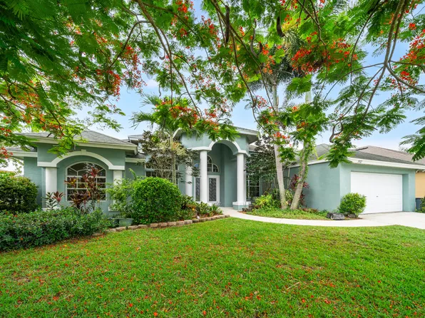 552 SW Tarra Avenue, Port St Lucie, FL 34953