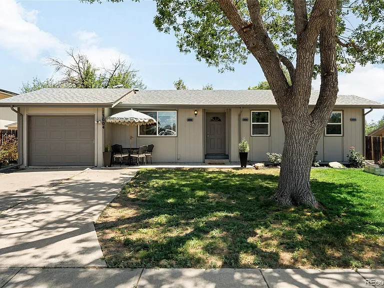 13004 King Cir — Photo 1