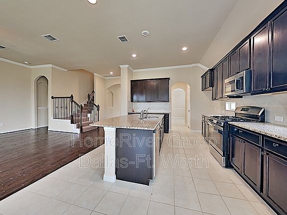 5th image of 16720 Lincoln Park Ln