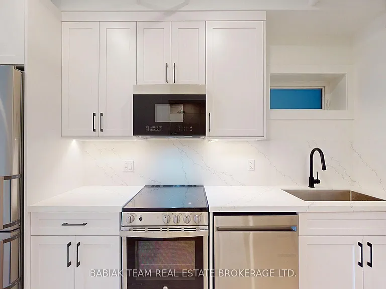 656 Annette St #102 — Photo 11