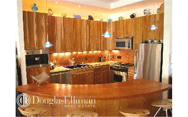 Rented by Douglas Elliman | media 22