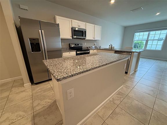5th image of 4724 Old Blush St