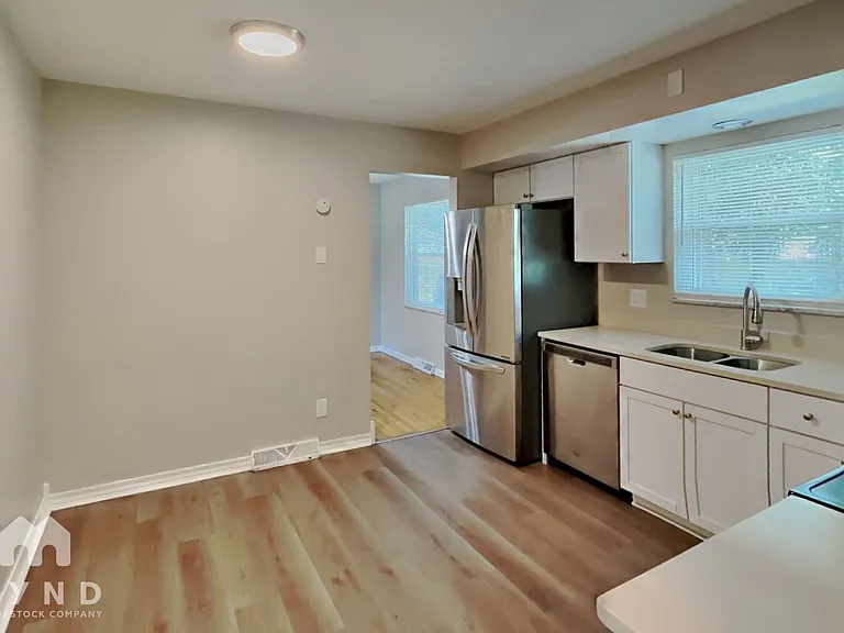 5621 Oakmont Dr — Photo 6