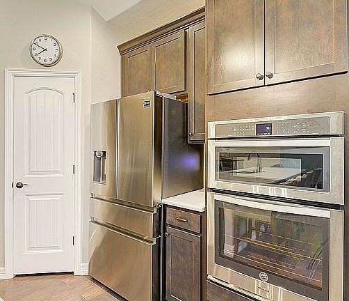 Luxury Kitchen (Double Oven)
