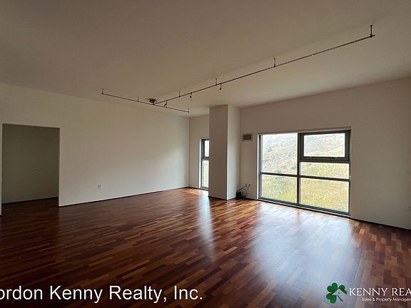 4th image of 1 Mandalay Pl Unit 1706-170