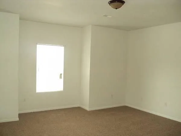 2 bed, 950 sqft, $800 — Photo 4