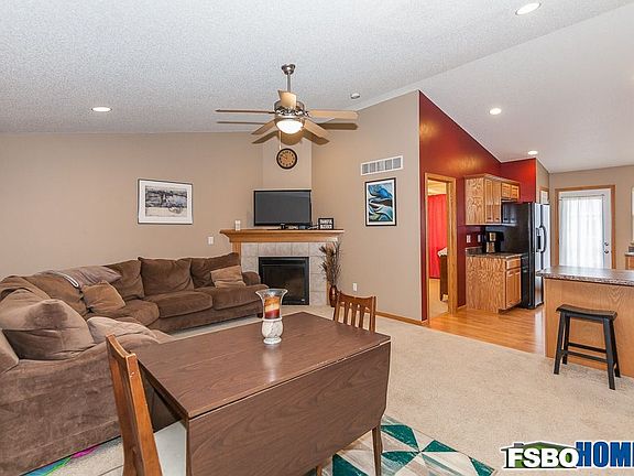 3rd image of 1425 Hayden Ln