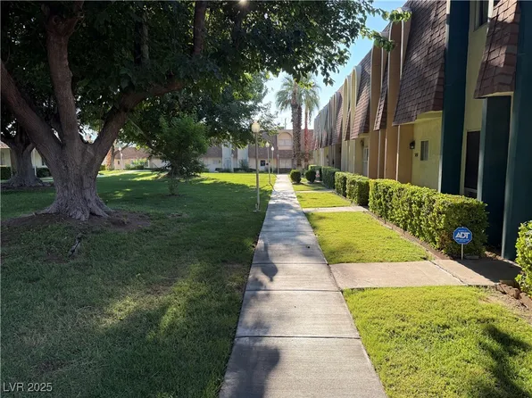 3454 Monte Carlo Dr, Las Vegas, NV 89121