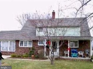 48 Gingerbush Rd, Levittown, PA 19057