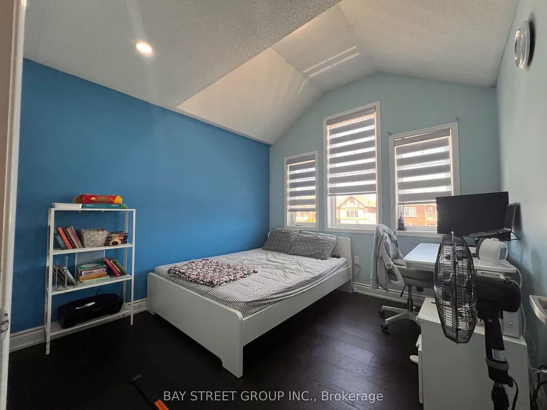 66 Robert Parkinson Dr — Photo 16
