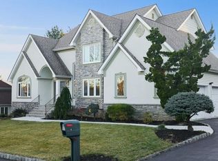 1 Spruce Ln, Warren, NJ 07059