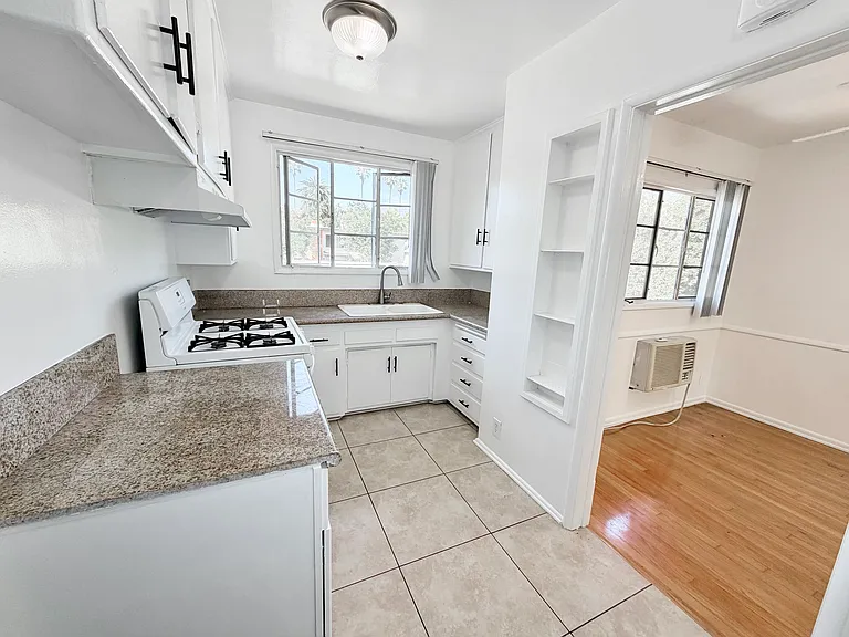 235 E California Blvd — Photo 15