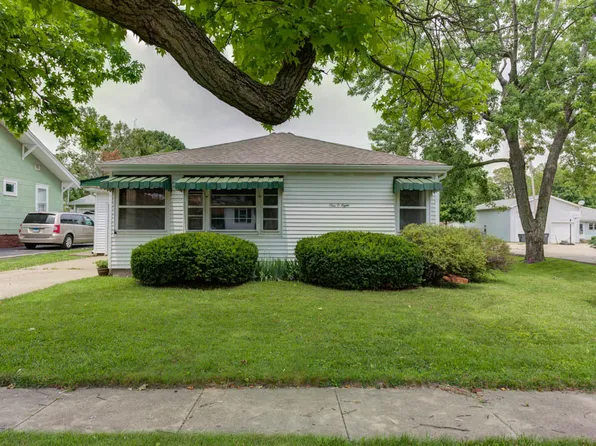 108 E Pembroke St, Tuscola, IL 61953
