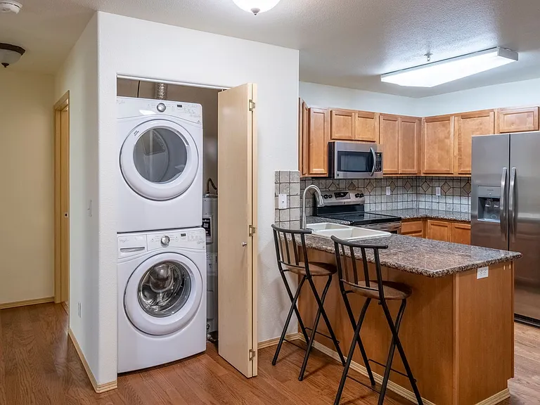 304 N Greensferry Rd #208 — Photo 5