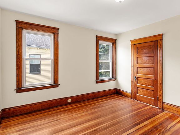 3rd image of 31 Chrome St