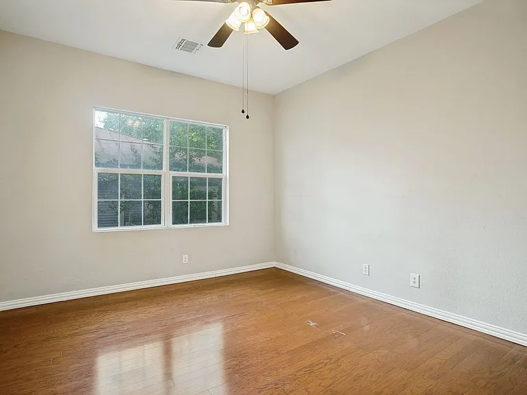 2219 N Flores St — Photo 20