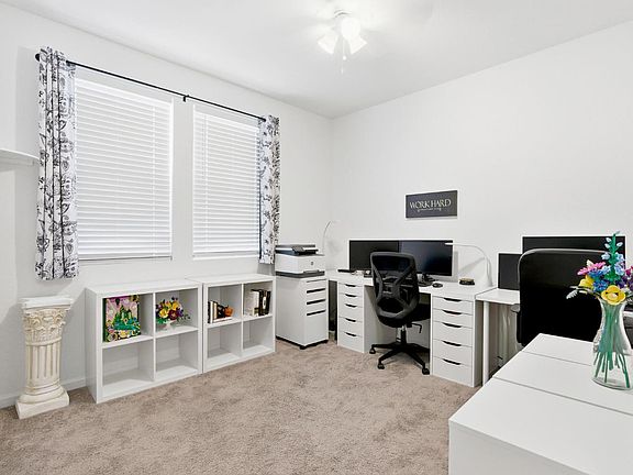 4th image of 1549 Gelderlander Way