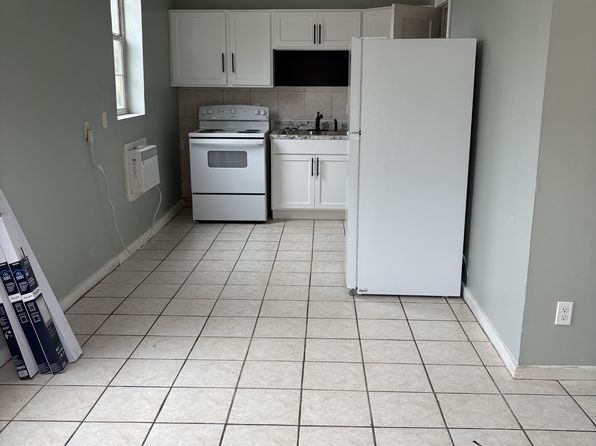 405 Spring St APT 2