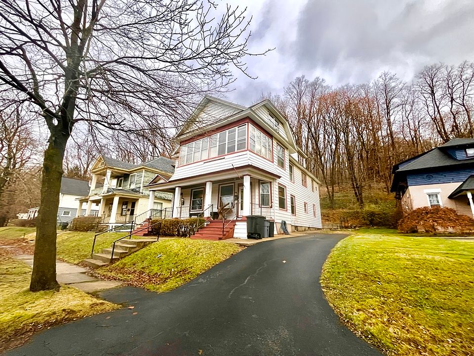 1st image of 147 Stewart St #147