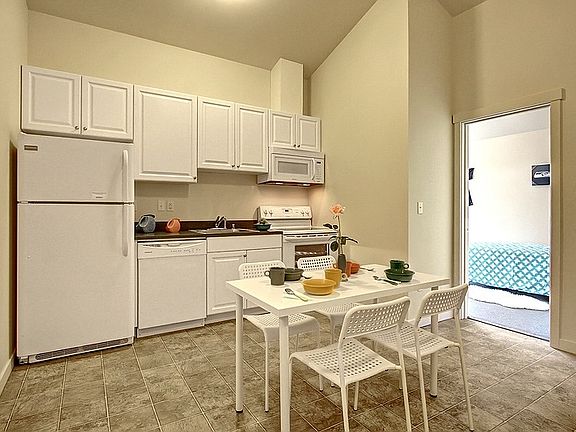 2nd image of 4217 9th Ave NE APT 301