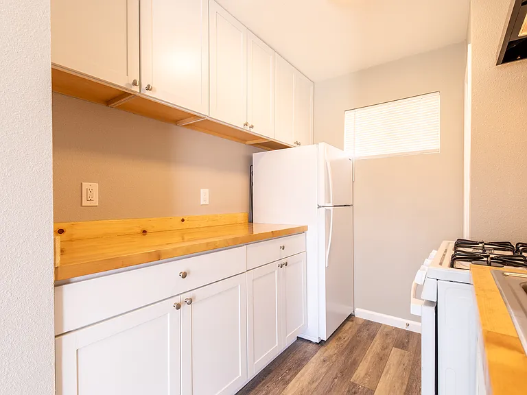 251 S Tehama St #14 — Photo 28
