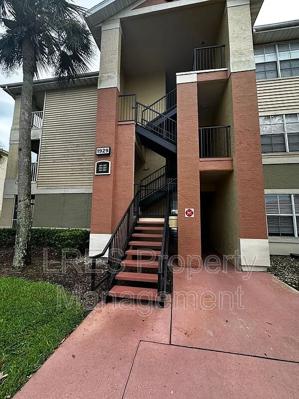 1 bed, 1.0 bath, 657 sqft, $1,300 — Photo 1