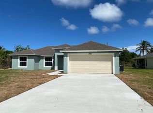 1743 SE Gaskins Cir, Port Saint Lucie, FL 34952