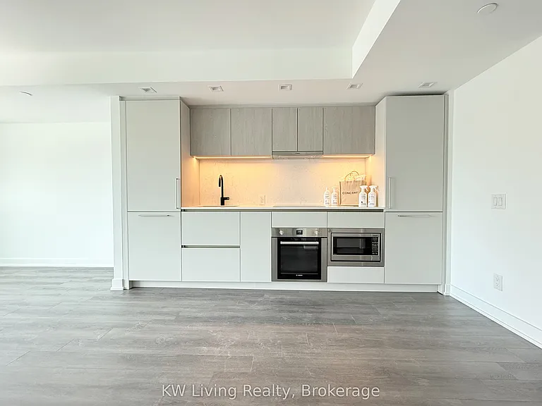 609 Sherbourne St #307 — Photo 7