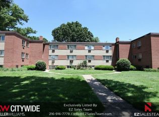 22110 River Oaks Dr APT 1C, Rocky River, OH