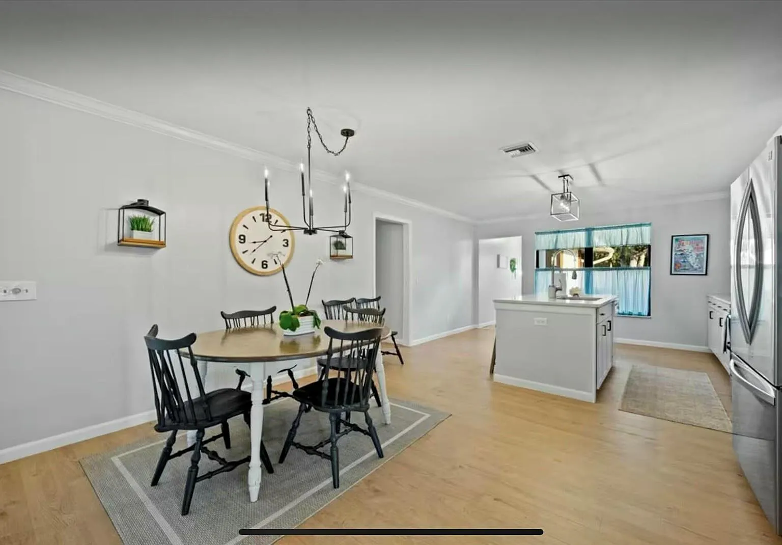 4 bed, 2362 sqft, $10,000 — Photo 4