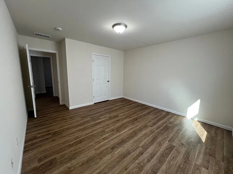 Brand New House 3 beds 2 baths with 1 car garage — Photo 35