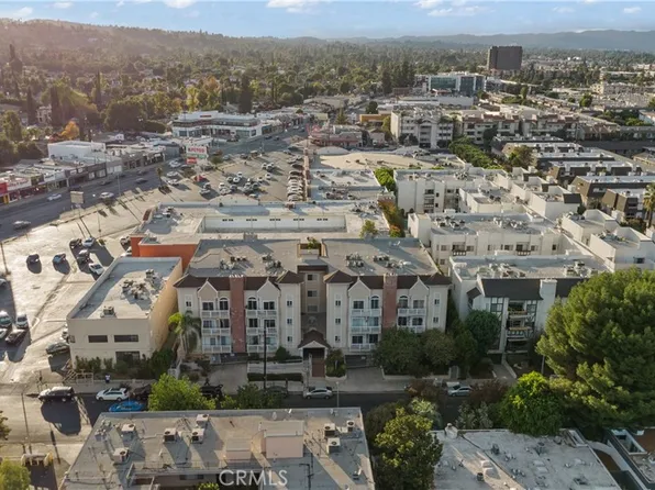 5135 Zelzah Ave APT 201, Encino, CA 91316