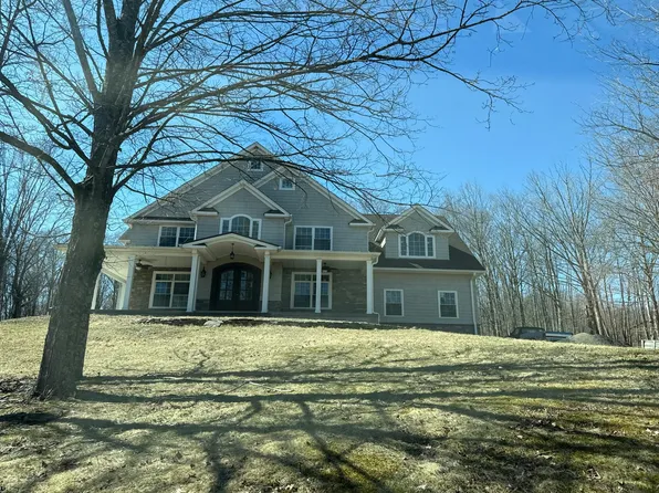 3 Shale Ln, Campbell Hall, NY 10916