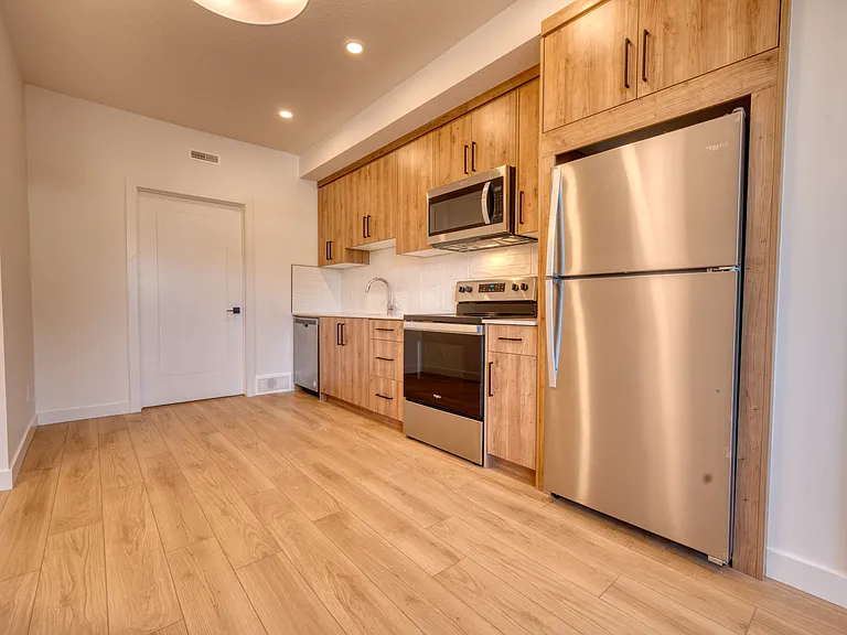 2925 12th Ave SW #203 — Photo 5
