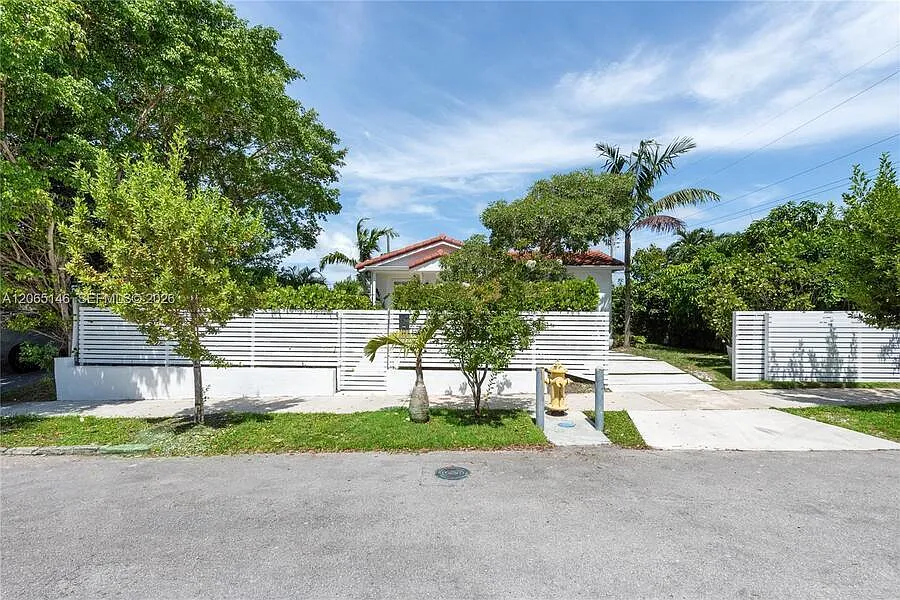 3 bed, 1519 sqft, $5,500 — Photo 2
