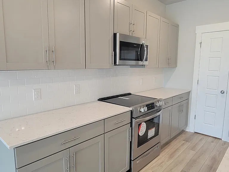 382 Casper Dr — Photo 5