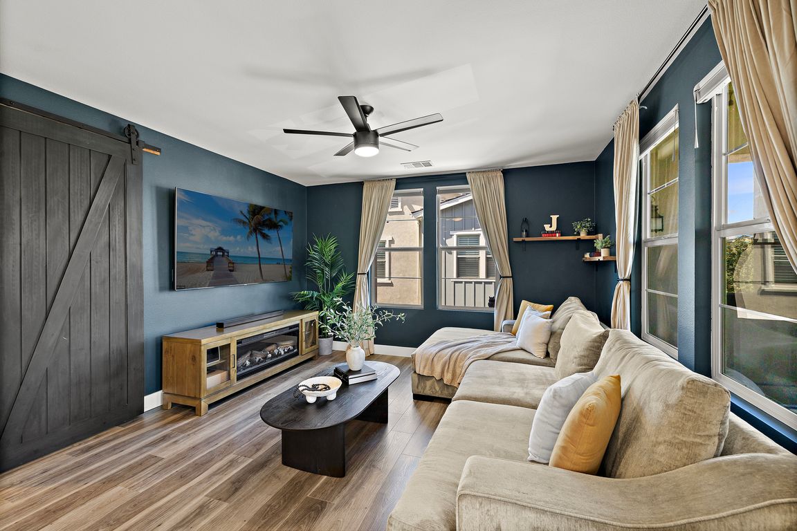 next background image