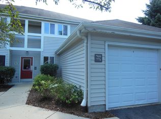 769 W Puetz Rd #28, Oak Creek, WI 53154