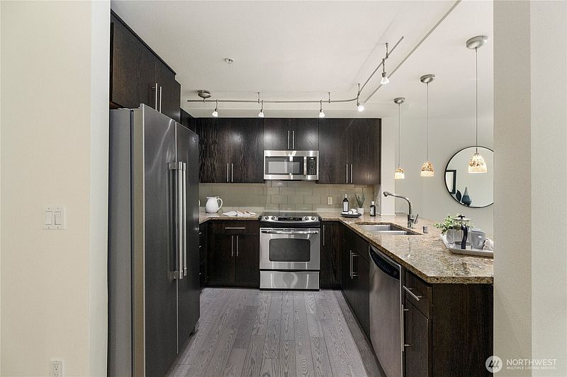 5th image of 511 100th Avenue NE #109