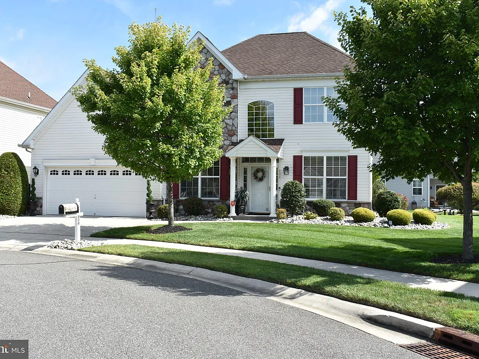 904 Sweet Briar Cir