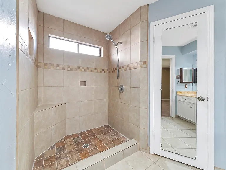 2304 Colleen Dr — Photo 9