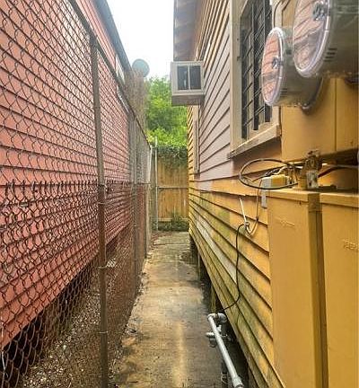 3rd image of 7436 Pitt St