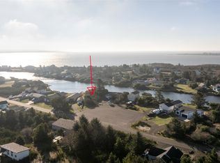 951 Kodiak Ct SW, Ocean Shores, WA
