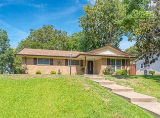 617 Edwards Dr, Denison, TX 75020